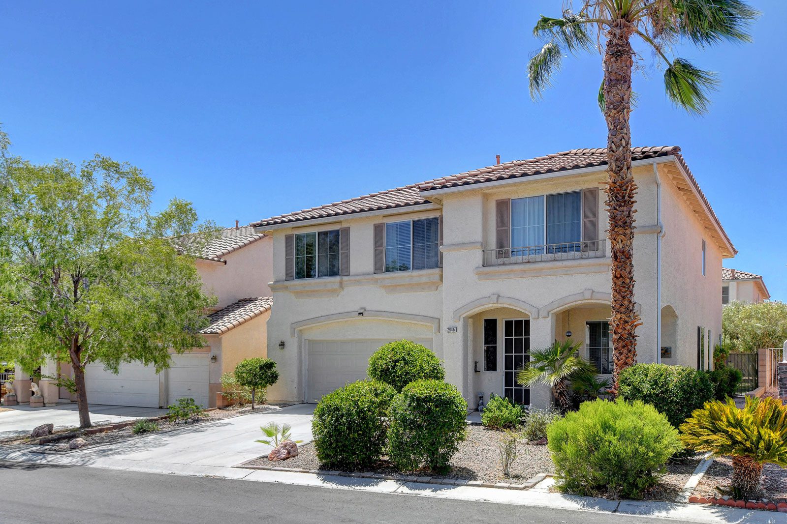 2945 Sapphire Shores St Just Listed in The Lakes, Las Vegas