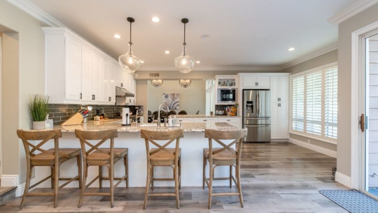 89005 is a Boulder City, NV Zipcode. There are homes for sale in 89005. Contact Lori Ballen's team to speak with a Boulder City Real Estate Agent (Jeff Helvin).