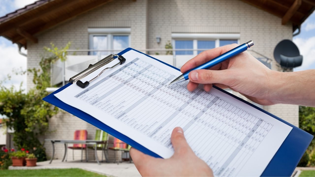 A home inspection checklist is not provided as a replacement for a home inspector, but rather a complimentary guide to inform the home buyer.