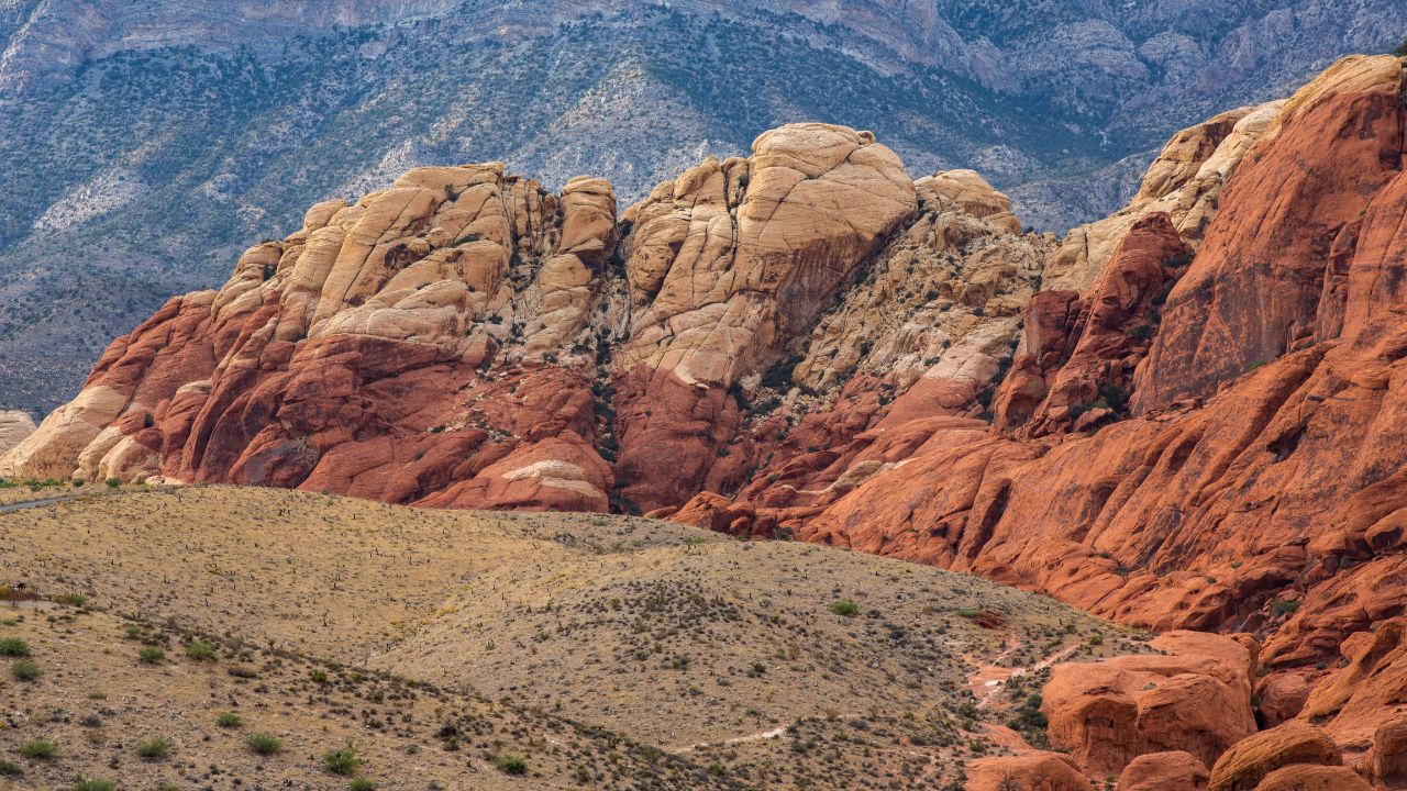 Red Rock Canyon hiking trail with sandstone cliffs west of Las Vegas